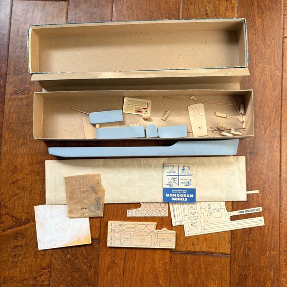 Antique 1945 Monogram U.S. Navy Destroyer 610 U.S.S. Model Kit Partially Built - Picture 6 of 7